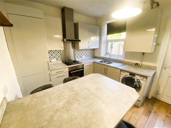 3 bed House to rent Image 4