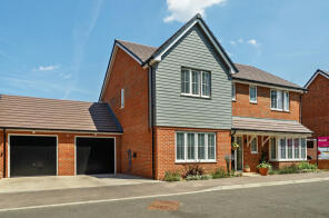 23, Hawfinch Place, Arborfield Garrison, Wokingham RG40 4BU