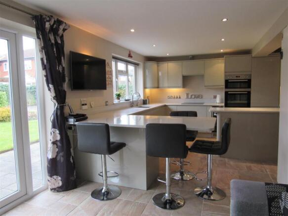Open Plan Living Breakfast Kitchen