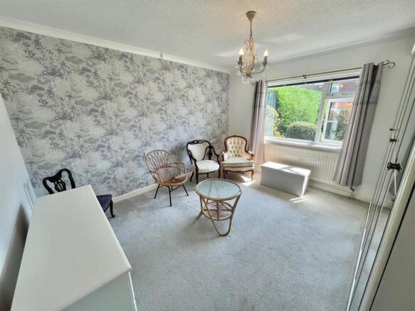 3 bed Semi-Detached Bungalow for sale Image 7