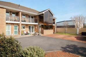 3, Meadowville Court, Meadowville Road, Bideford EX39 3JT