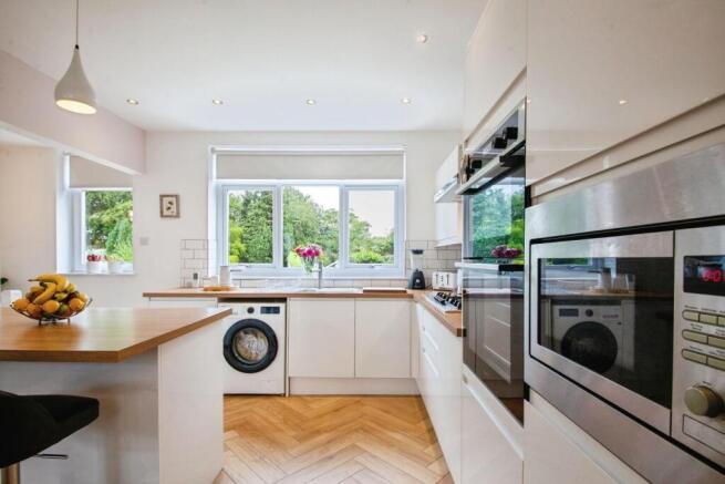 3 bed Semi-Detached for sale Image 12