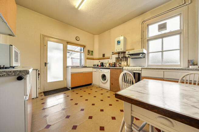 1420113-7-69a0261...