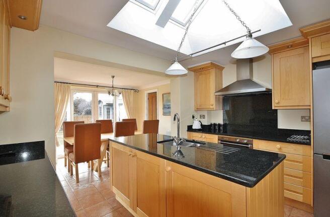 Kitchen/Dining...