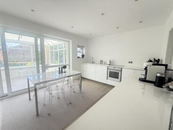 Wollescote Road, Stourbridge photo 4