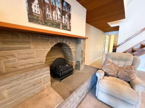 5 bed Semi-Detached for sale Image 8