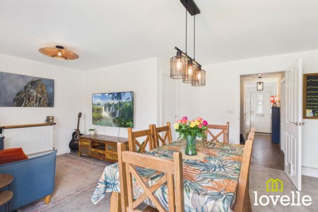 4 bed Detached for sale Image 5
