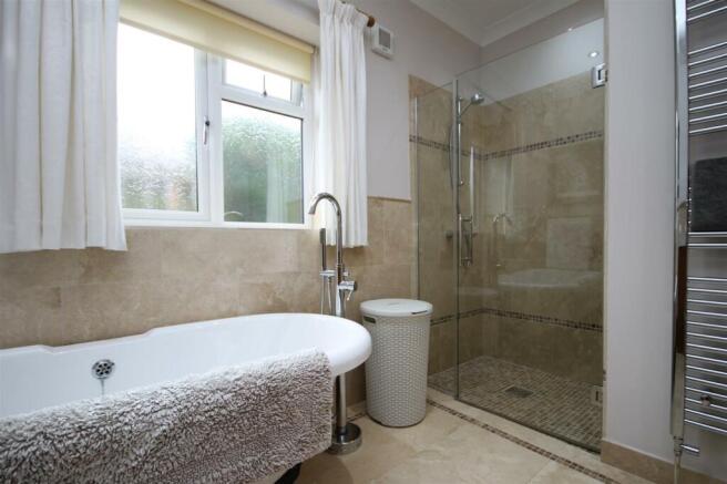BATHROOM/W.C