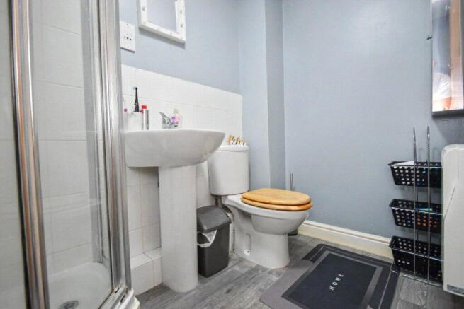2 bed Apartment for sale Image 6