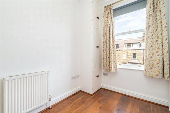 4 bed Terraced to rent Image 12