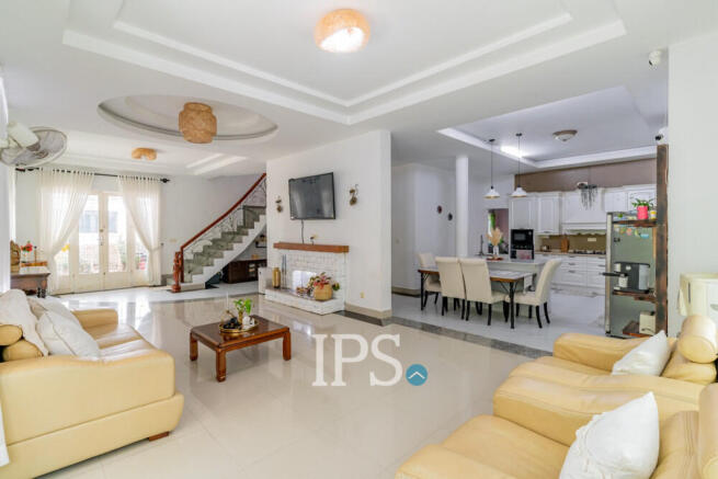 4 Bedroom Villa For Sale - Chroy Changvar, Phnom Penh