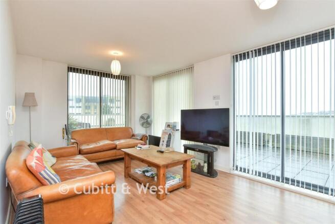 Lounge/ Kitchen