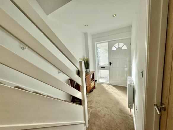 4 bed Detached to rent Image 9
