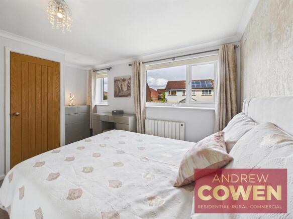 2 bed Semi-Detached for sale Image 12