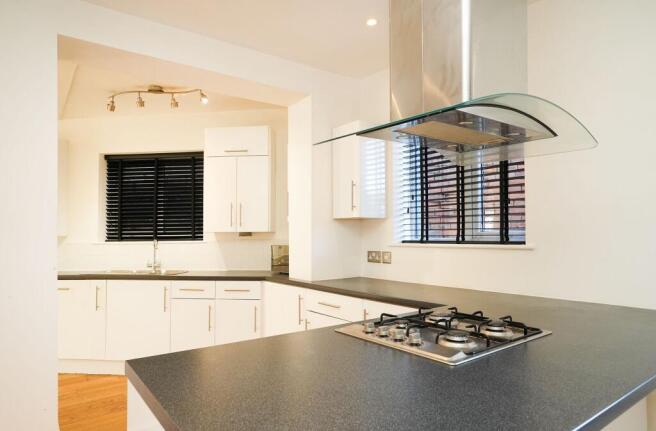 3 bed Detached for sale Image 8
