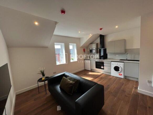 royal-park-road-ls6-1fr-1061206