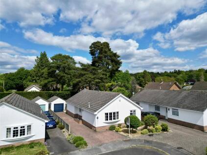 Pineholt Close, St. Ives, Ringwood, Dorset, BH24
