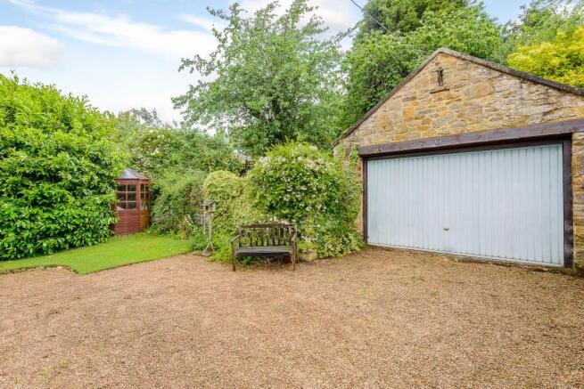 Garage & Parking