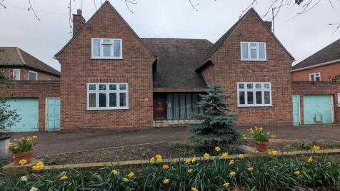 Queens Avenue, Feltham, Middlesex, TW13