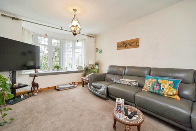 3 bed Semi-Detached for sale Image 6
