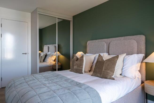 3 bed Flat to rent Image 8