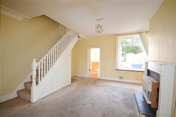 DINING ROOM: