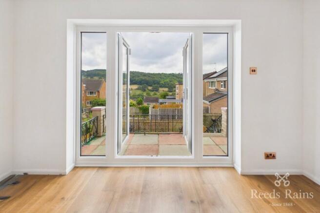2 bed Semi-Detached to rent Image 4
