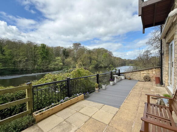 2 bed Flat for sale Image 5
