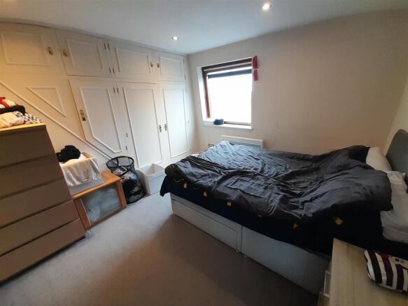 Bedroom 1.jpg