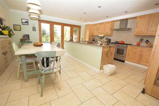 KITCHEN DINER