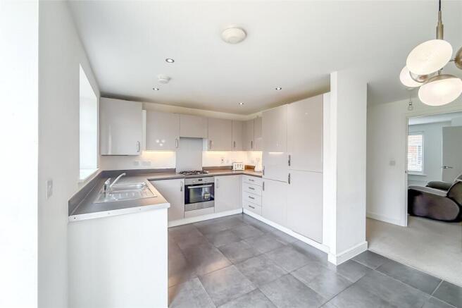 Falcon Way, St. Albans, Hertfordshire, AL4 photo 4