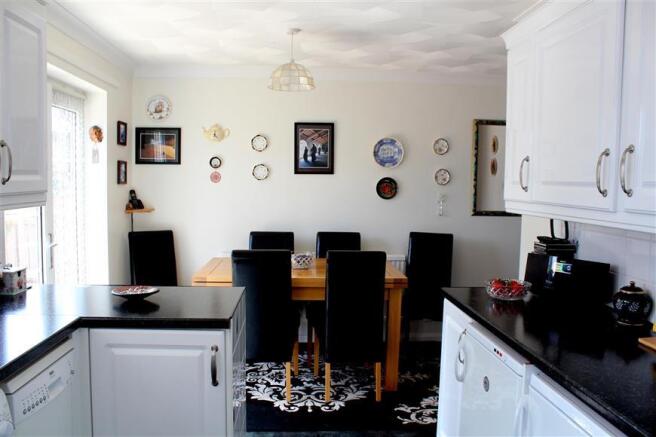 Kitchen/Breakfast Area