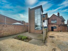 Flat 1, 94b, High Street, Uckfield TN22 1PU