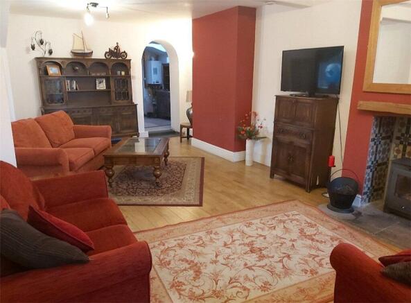 4 bed Semi-Detached for sale Image 5