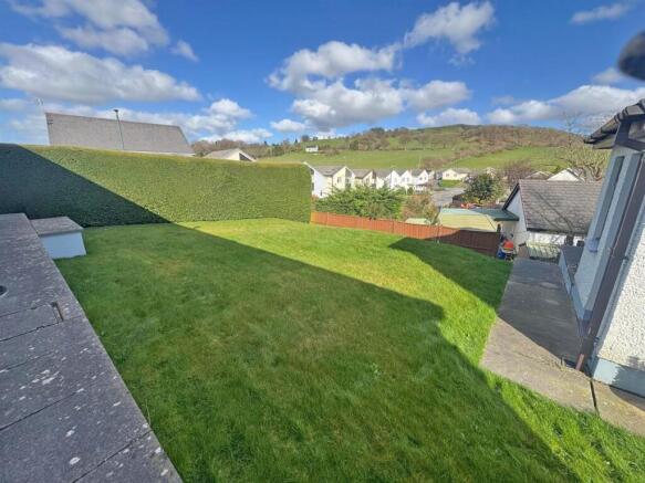 Gilfachwen - garden.jpg
