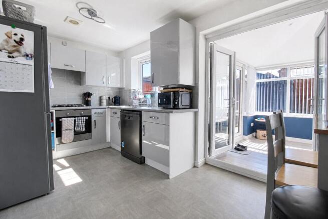 3 bed Semi-Detached for sale Image 5