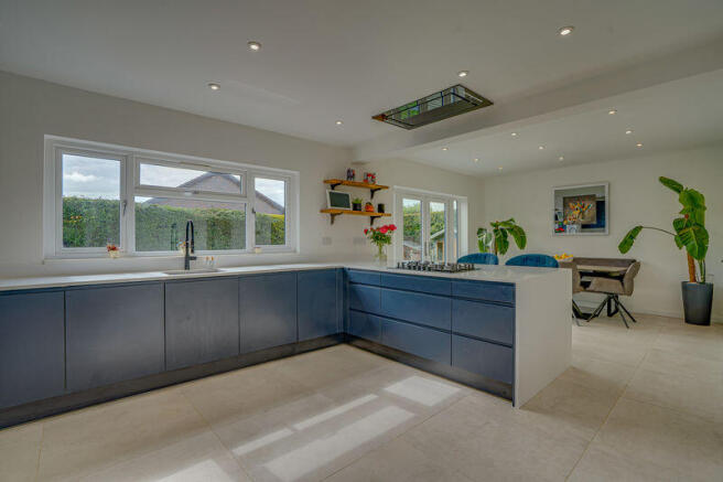 Modern Kitchen / Diner with integrate...