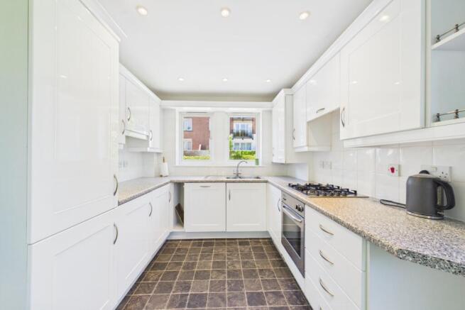 2 bed Apartment for sale Image 7