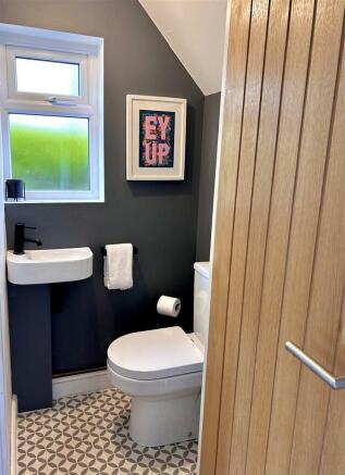 Downstairs bathroom.JPG