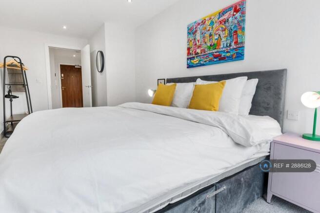2 bed Flat to rent Image 9