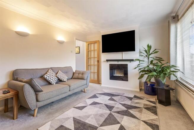 12 Somerset Close-011.JPG