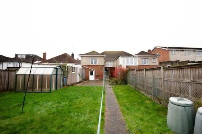 Rear garden pic 2.jpg