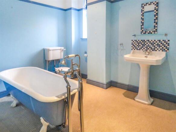 Bathroom.JPG
