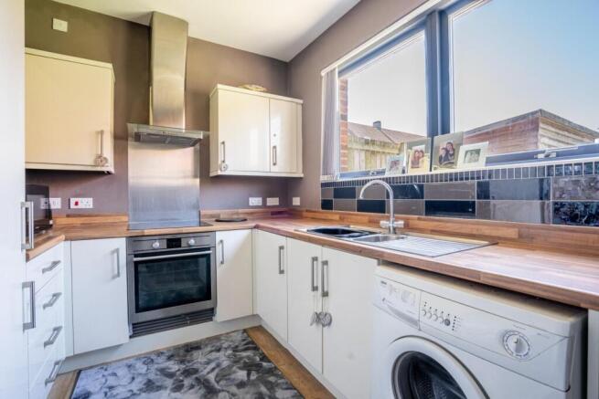 3 bed Terraced for sale Image 5