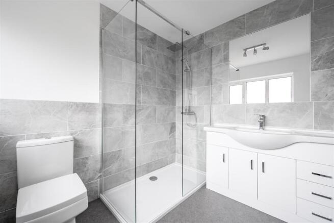 9 Ensuite.jpg
