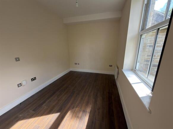 2 bed Apartment to rent Image 7