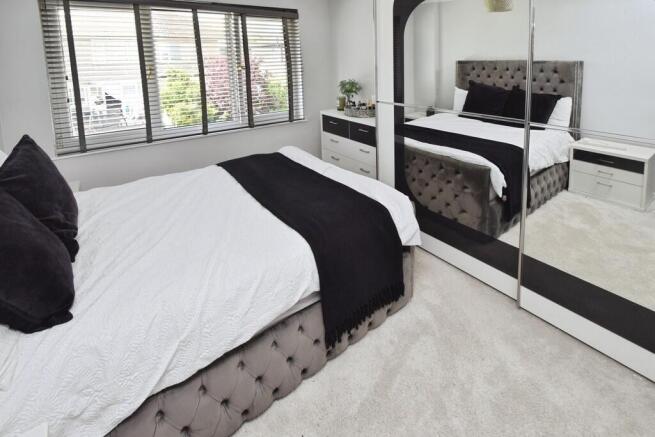3 bed Semi-Detached for sale Image 10