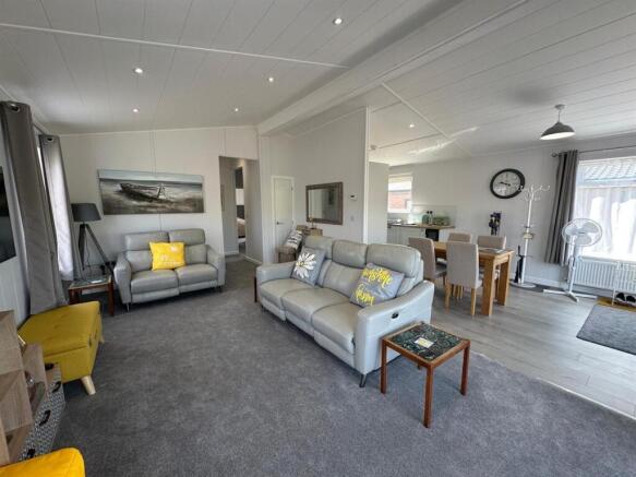Open Plan Living/Kitchen/Dining