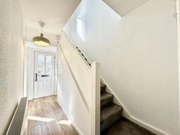 Guildford Close, Offerton, Stockport, SK1 4PY photo 4