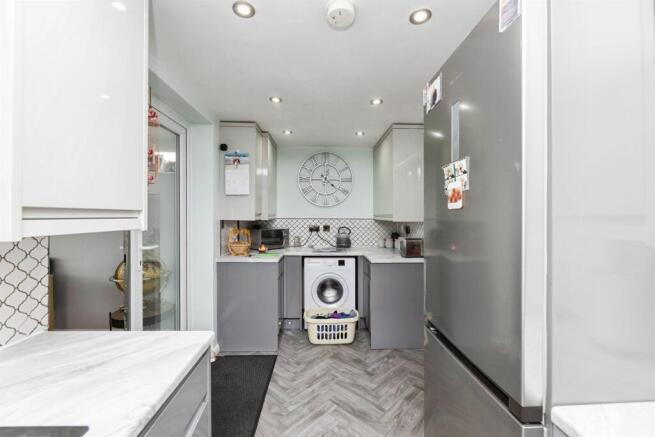 3 bed Semi-Detached for sale Image 6